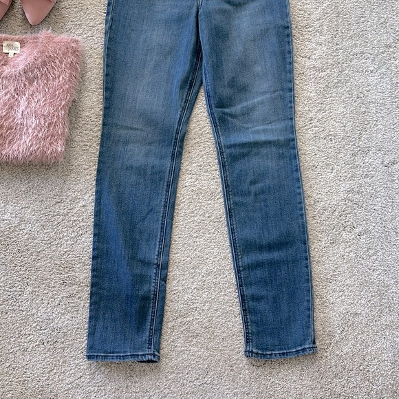 Old Navy High Rise Straight Leg Jeans - Picture 4 of 7